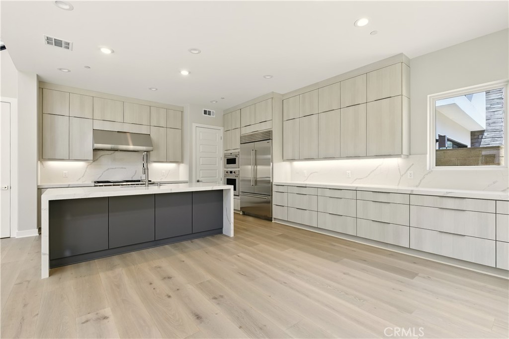 Kitchen 1 - 133 Apron, Irvine CA 92618 - photo 5