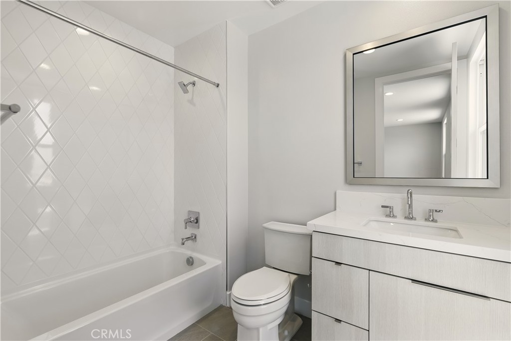 Bathroom 4 - 133 Apron, Irvine CA 92618 - photo 17