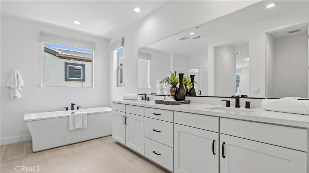133 Bosal, Irvine CA 92618 - photo 24