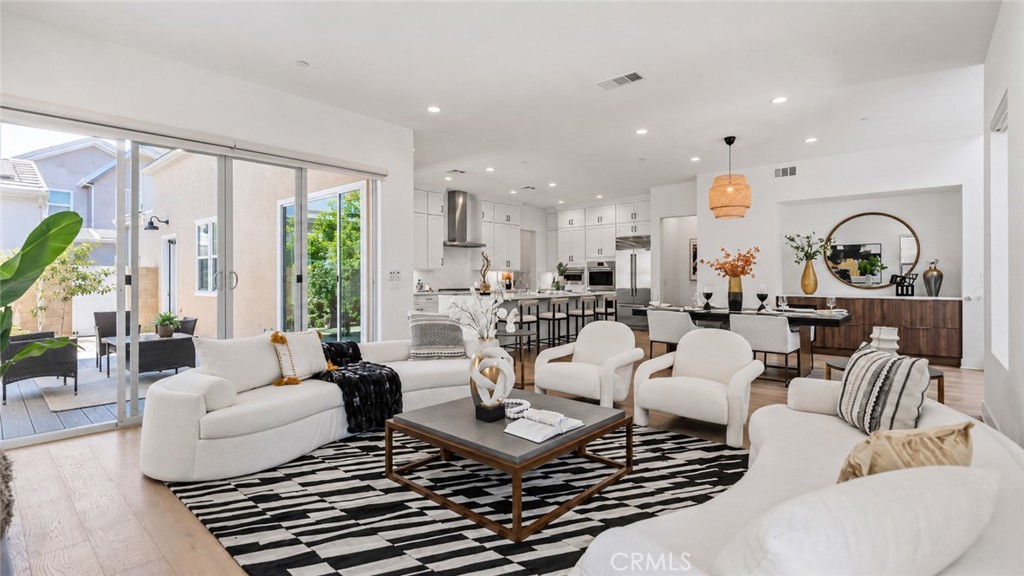 133 Bosal, Irvine CA 92618 - photo 5