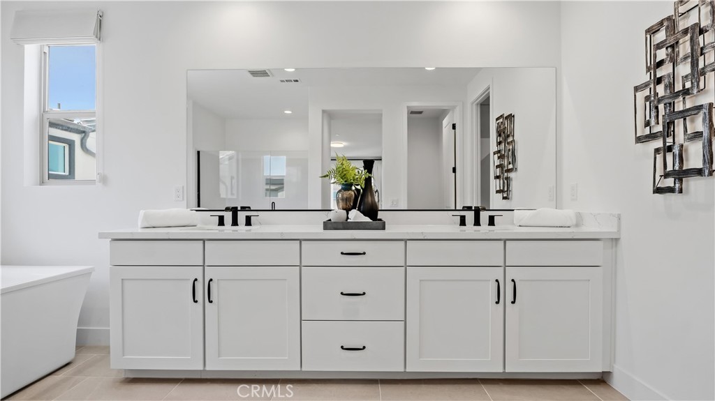 133 Bosal, Irvine CA 92618 - photo 25