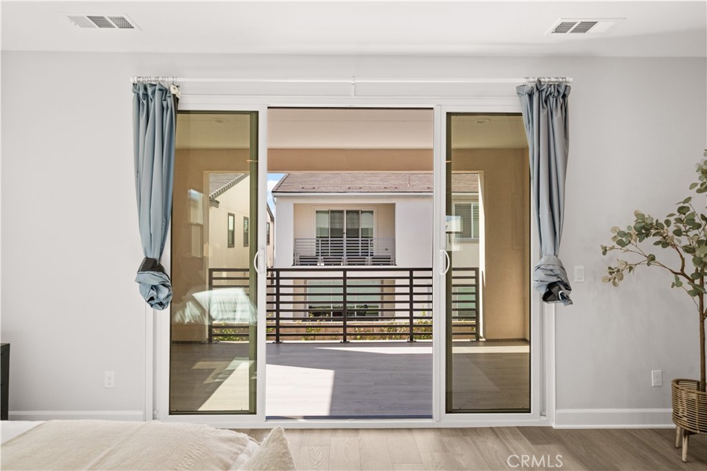 133 Chant, Irvine CA 92618 - photo 37
