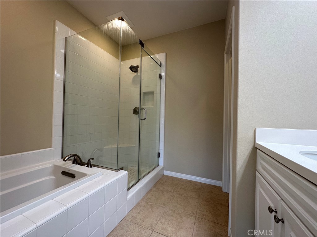 Bathroom 2 (Master) - 133 Lamplighter, Irvine CA 92620 - photo 20