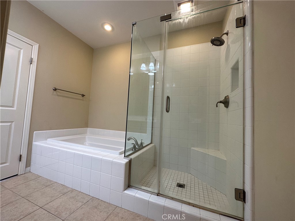Bathroom 2 (Master) - 133 Lamplighter, Irvine CA 92620 - photo 21