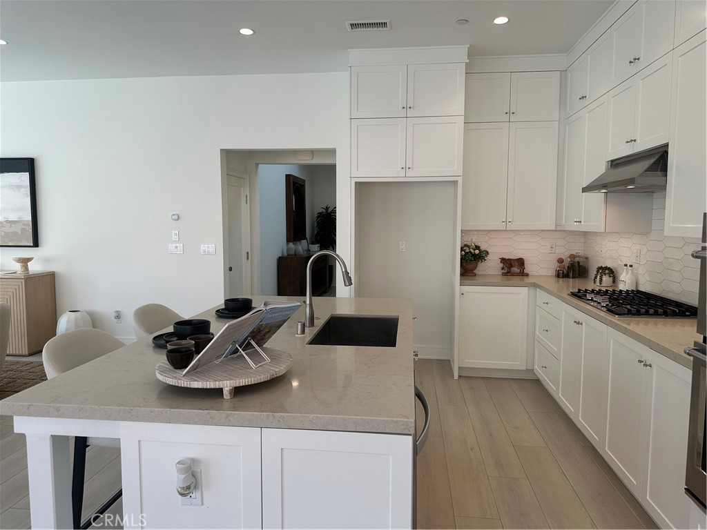 kitchen - 134 Spotted Quail, Irvine CA 92618 - photo 9