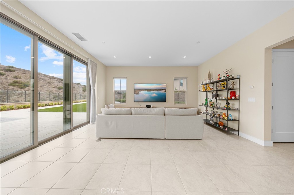 134 Tomahawk, Irvine CA 92618 - photo 18