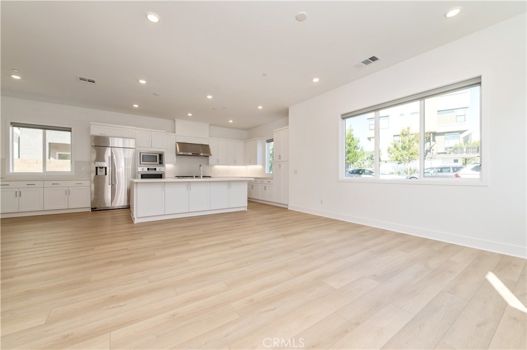 135 Sawbuck, Irvine CA 92618 - photo 3