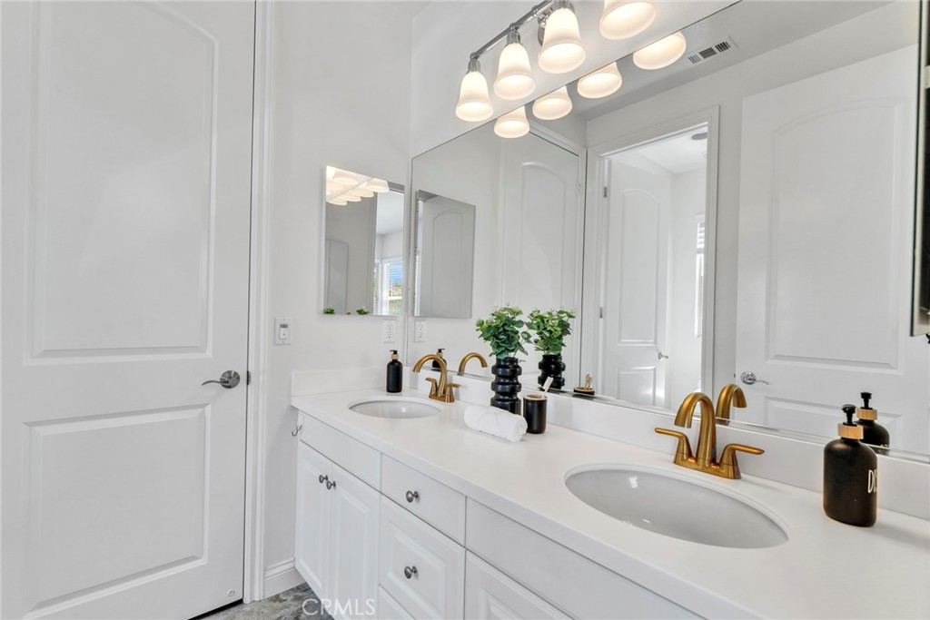 135 Willowbend, Irvine CA 92612 - photo 36