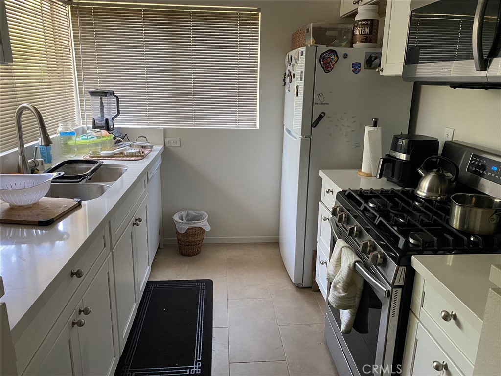 136 Echo Run, Irvine CA 92614 - photo 8