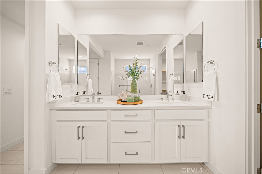 Master bathroom - 136 Episode, Irvine CA 92618 - photo 41