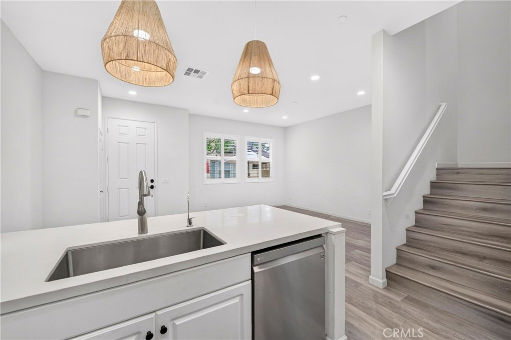 136 Hedge Bloom, Irvine CA 92618 - photo 6