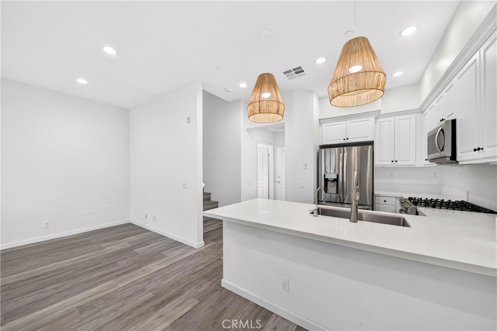 136 Hedge Bloom, Irvine CA 92618 - photo 12
