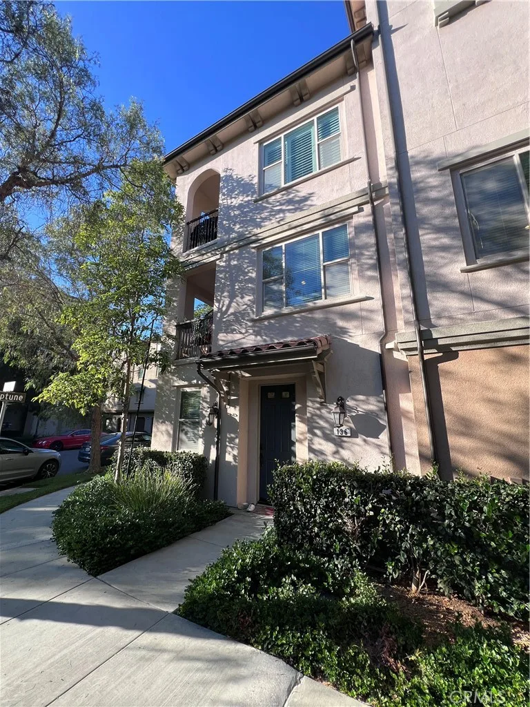 136 Neptune, Irvine, CA 92618