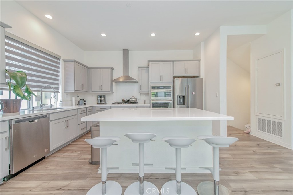 136 Rondo, Irvine CA 92618 - photo 2