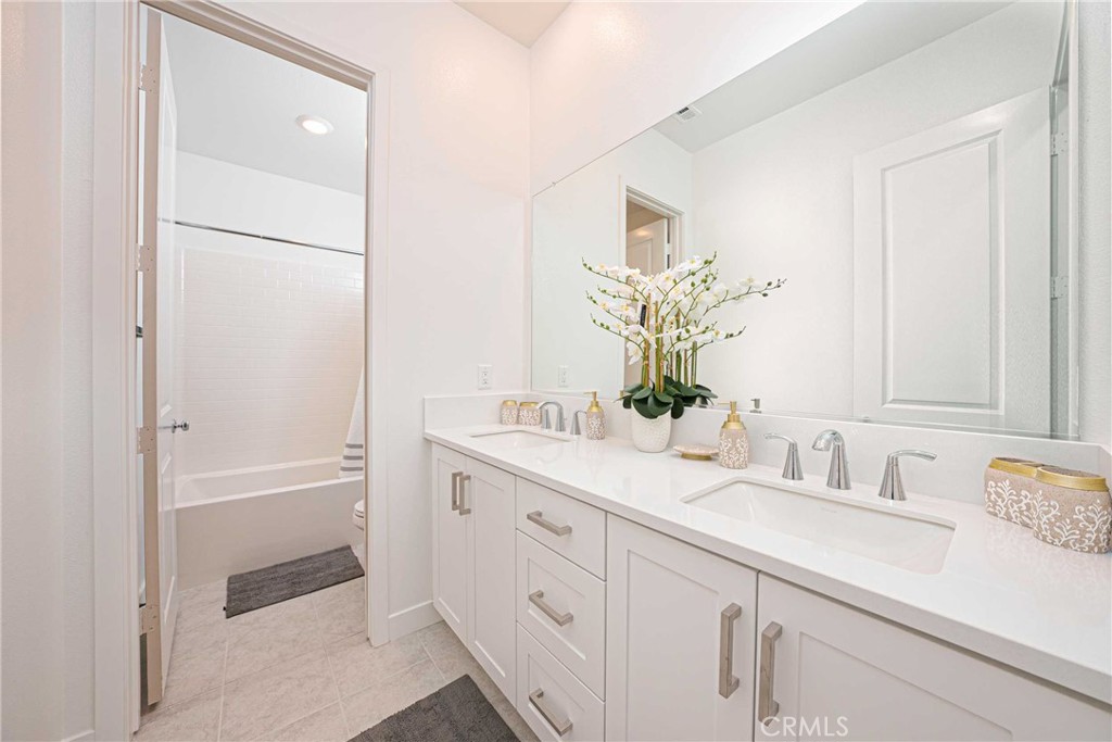 136 Sentosa, Irvine CA 92618 - photo 27