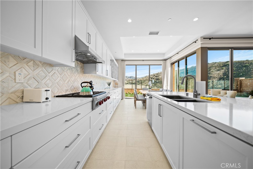 136 Tomahawk, Irvine CA 92618 - photo 13