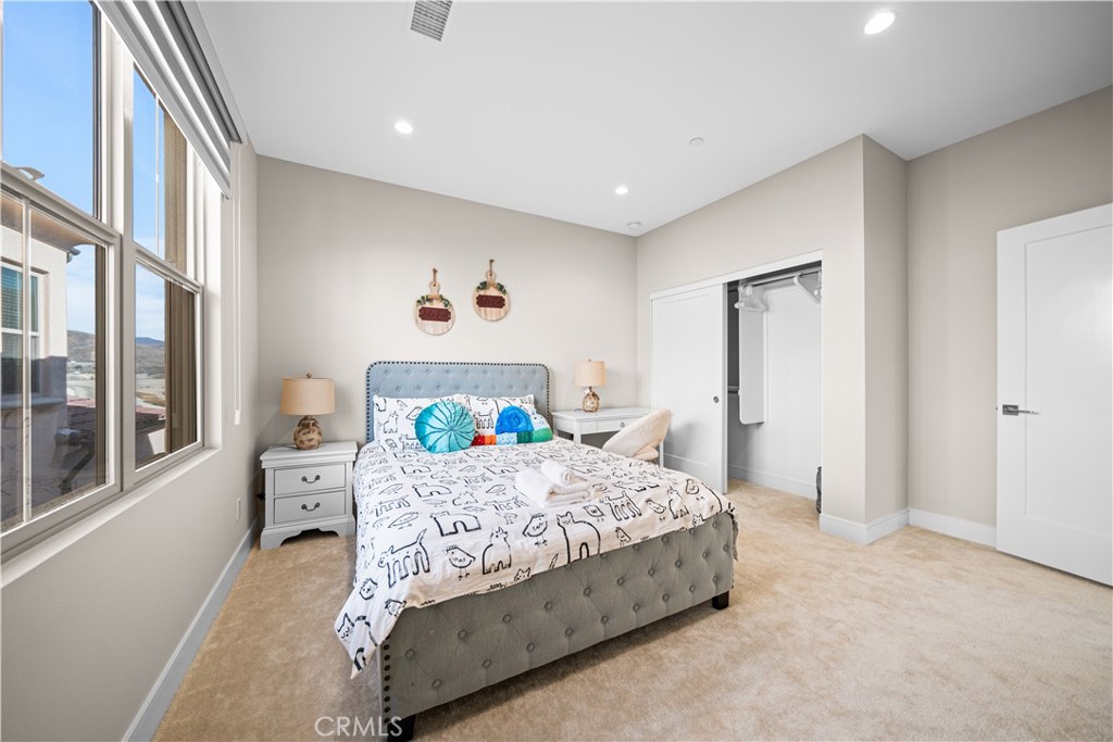 136 Tomahawk, Irvine CA 92618 - photo 32