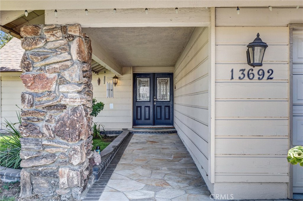 13692 Solitaire, Irvine CA 92620 - photo 2