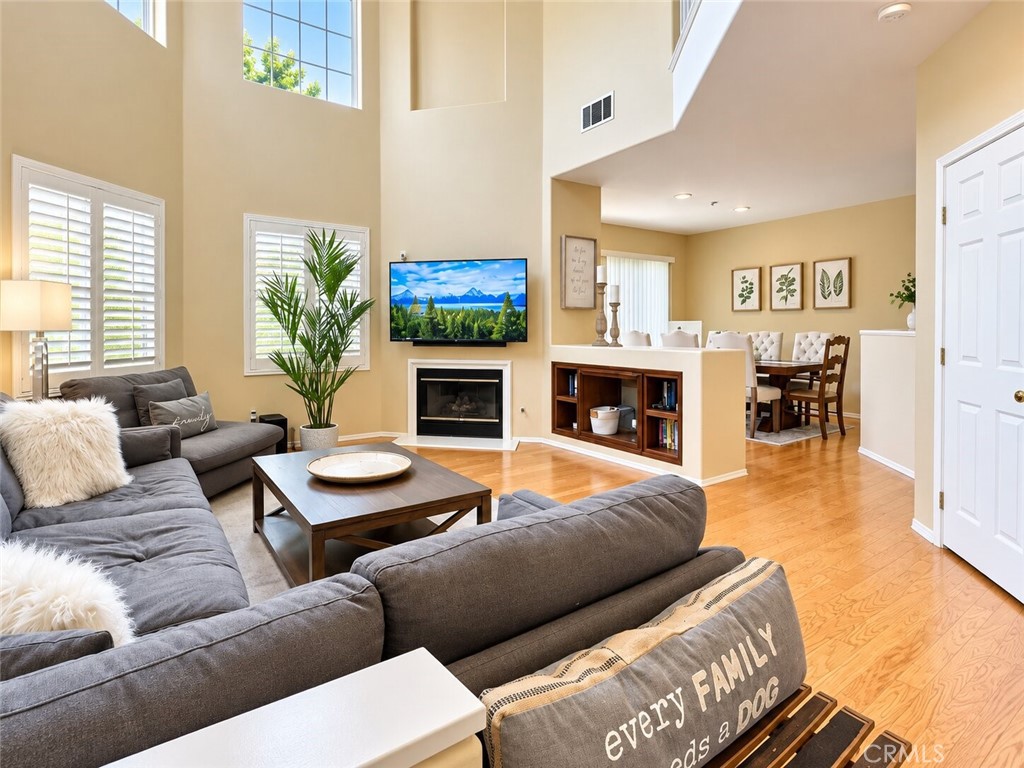 137 Islington, Irvine CA 92620 - photo 2