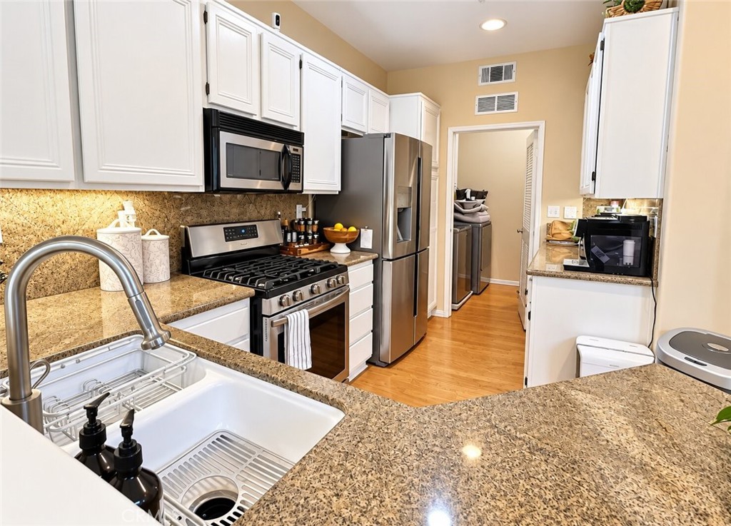 137 Islington, Irvine CA 92620 - photo 6