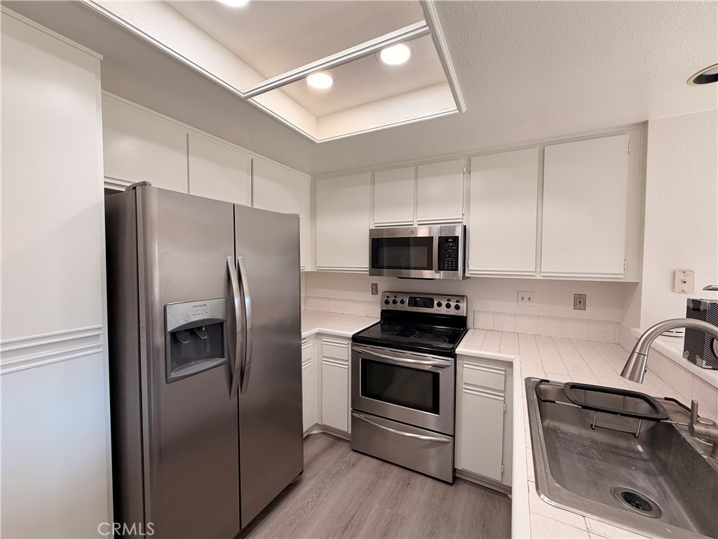 138 Stanford Court 69, Irvine CA 92612 - photo 2