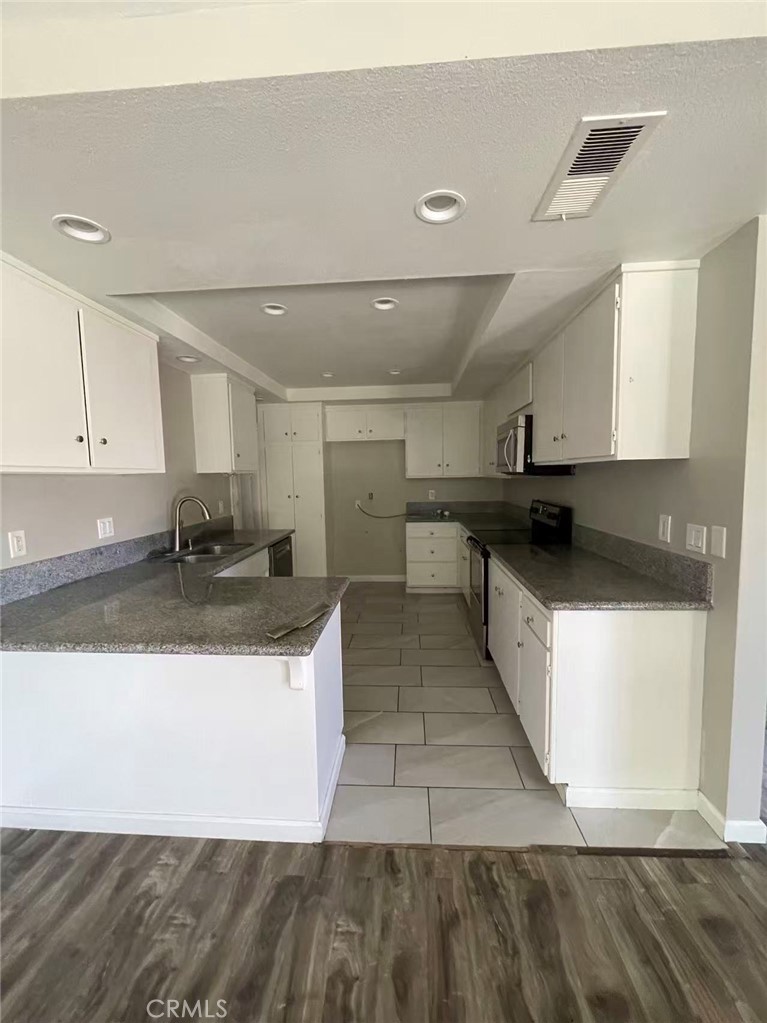 14 Gillman, Irvine CA 92612 - photo 2