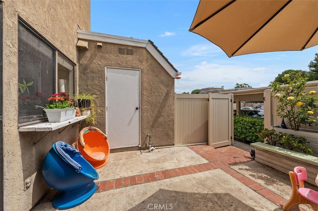 Patio gate provides convenient exterior access. - 14 Greenleaf, Irvine CA 92604 - photo 30