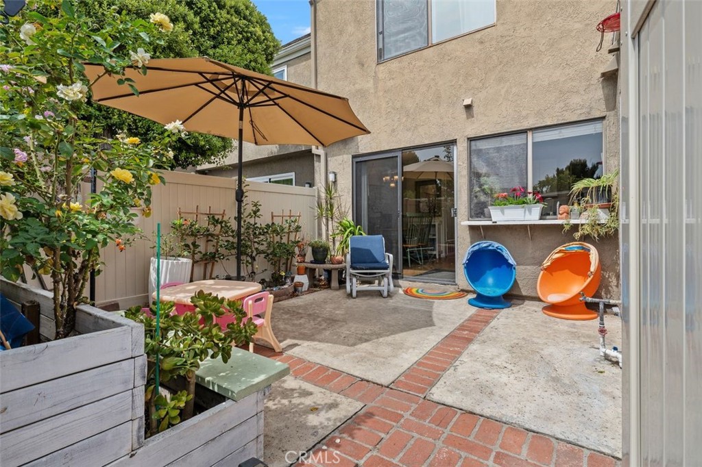 Additional view of the enclosed exclusive-use patio. - 14 Greenleaf, Irvine CA 92604 - photo 31