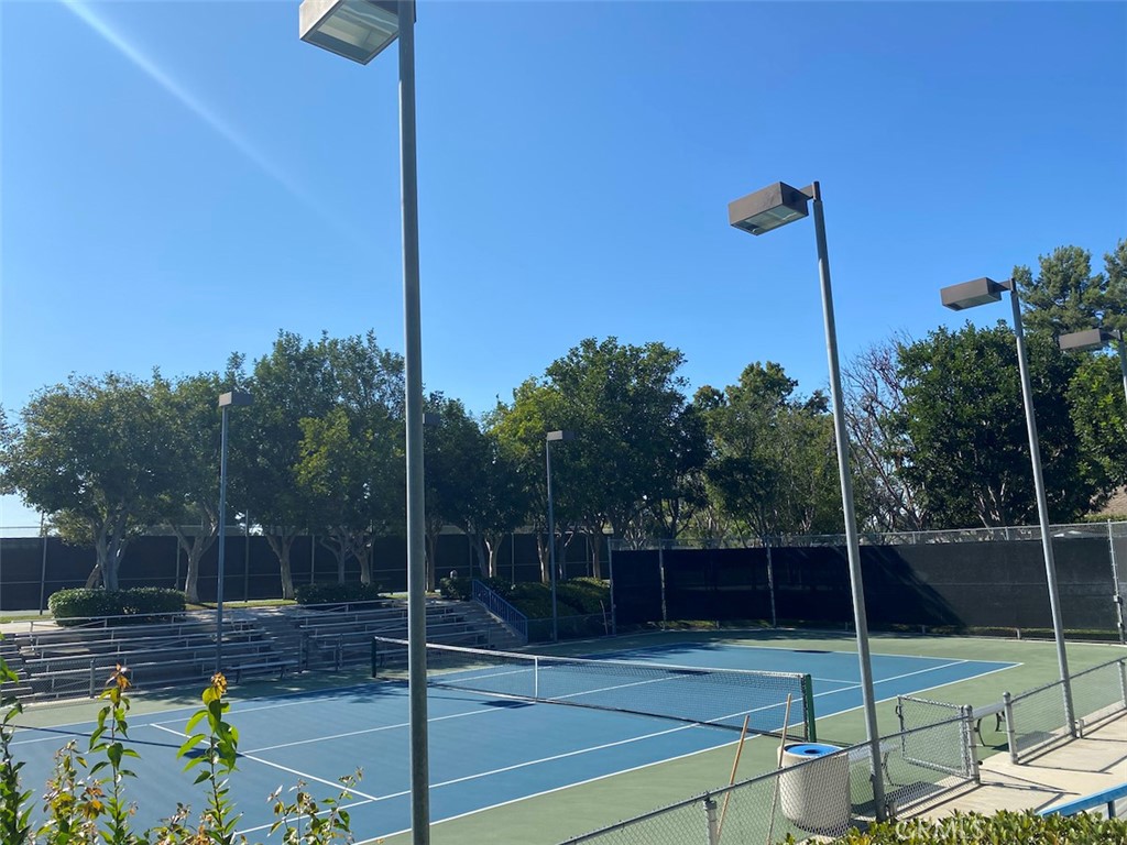 Woodbridge outdoor sports courts and recreation facilities. - 14 Greenleaf, Irvine CA 92604 - photo 50