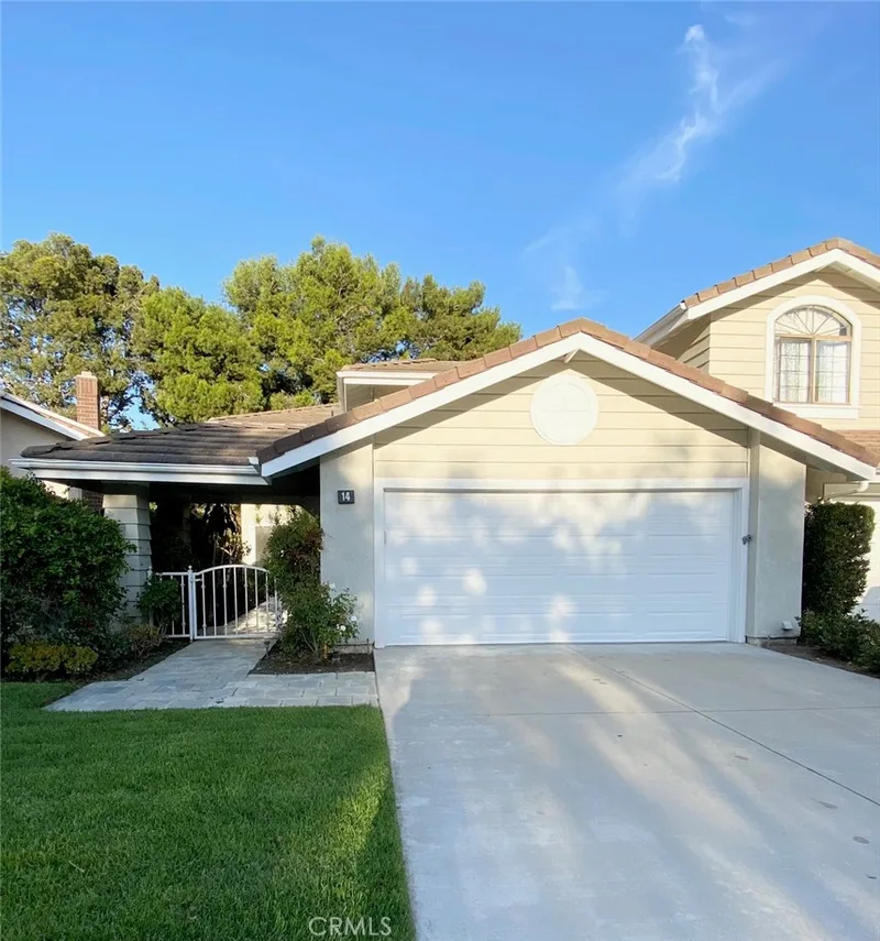 14 Rainbow Lk 3, Irvine, CA 92614