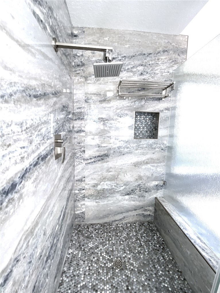 Nice size Master bath walk-in shower - 14 Rainbow Lk 3, Irvine CA 92614 - photo 27