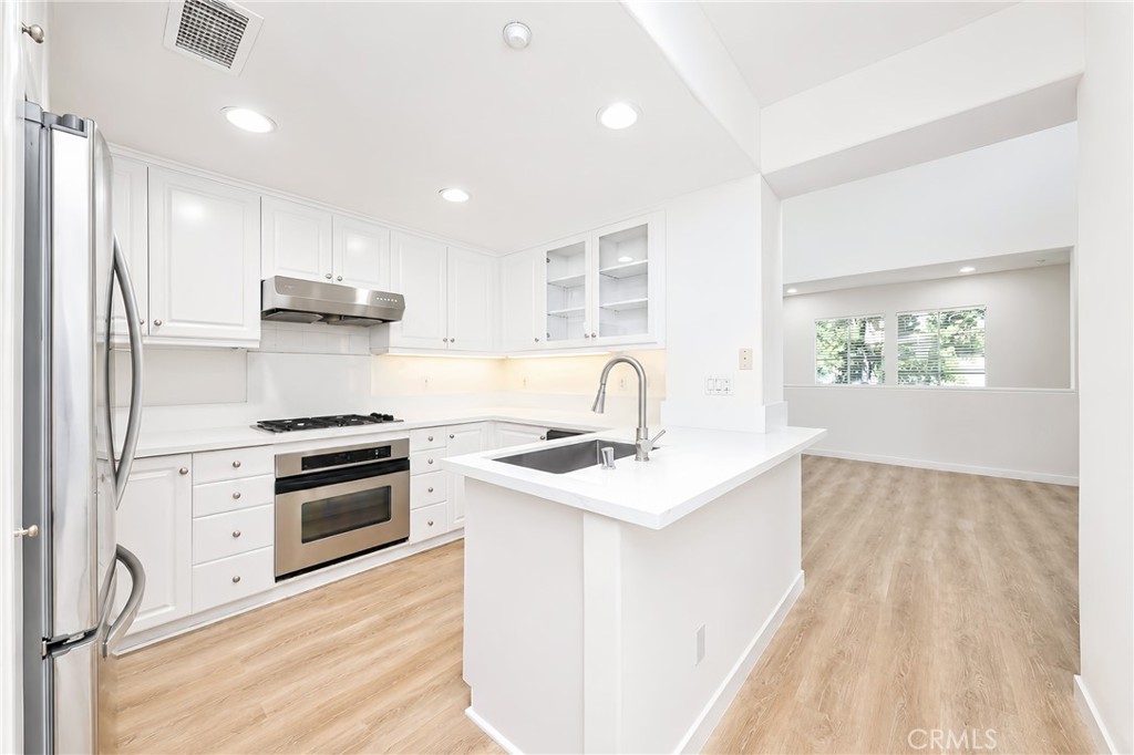 140 Talmadge, Irvine CA 92602 - photo 5