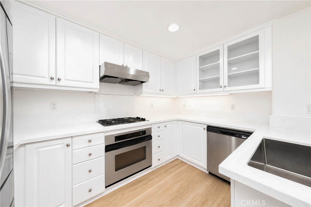 140 Talmadge, Irvine CA 92602 - photo 6