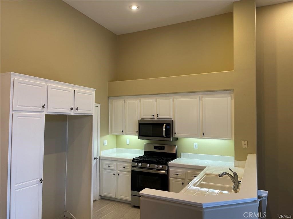 1406 Solvay Aisle, Irvine CA 92606 - photo 10