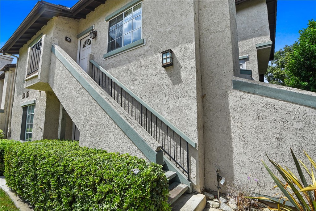 141 Oxford, Irvine CA 92612 - photo 3