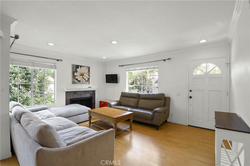 141 Oxford, Irvine CA 92612 - photo 5