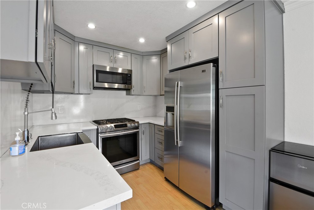 141 Oxford, Irvine CA 92612 - photo 10