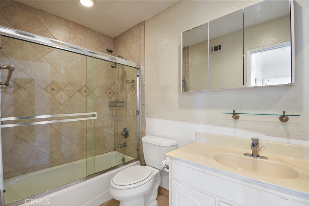 141 Oxford, Irvine CA 92612 - photo 16