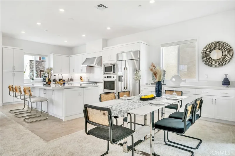 141 Sawbuck, Irvine