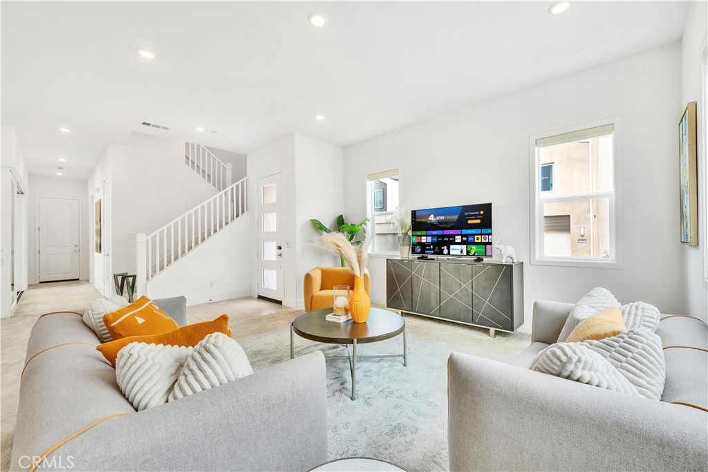 141 Sawbuck, Irvine CA 92618 - photo 4