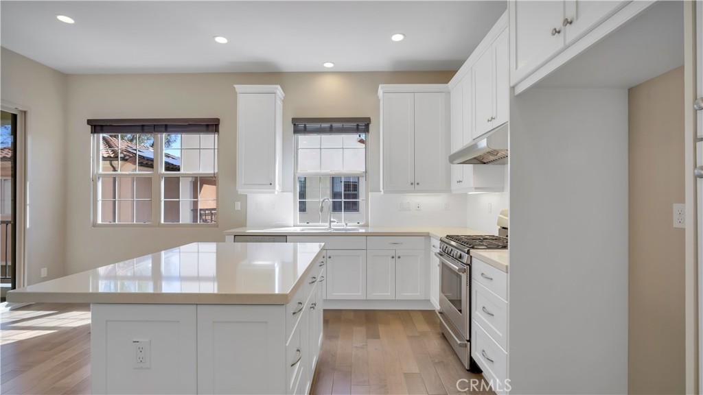 Kitchen - 142 Firefly, Irvine CA 92618 - photo 13