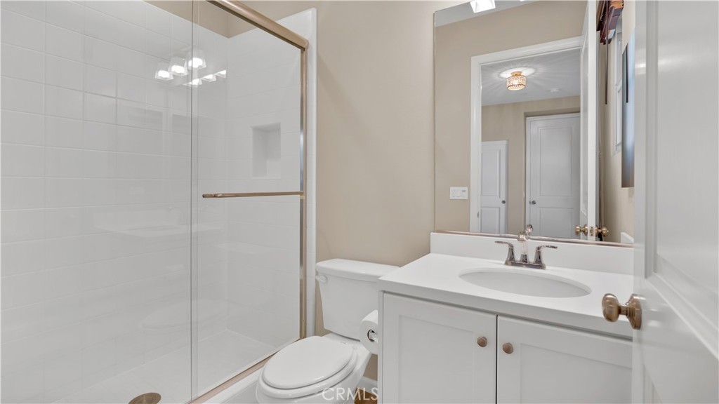 Main Level Guest Ensuite - 142 Firefly, Irvine CA 92618 - photo 33