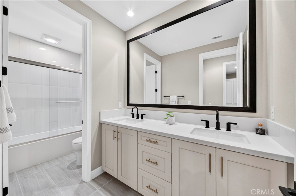 142 Sabbia, Irvine CA 92602 - photo 39