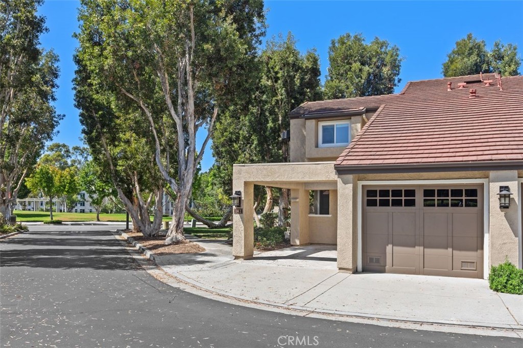 Front view - 142 Stanford Court 71, Irvine CA 92612 - photo 32