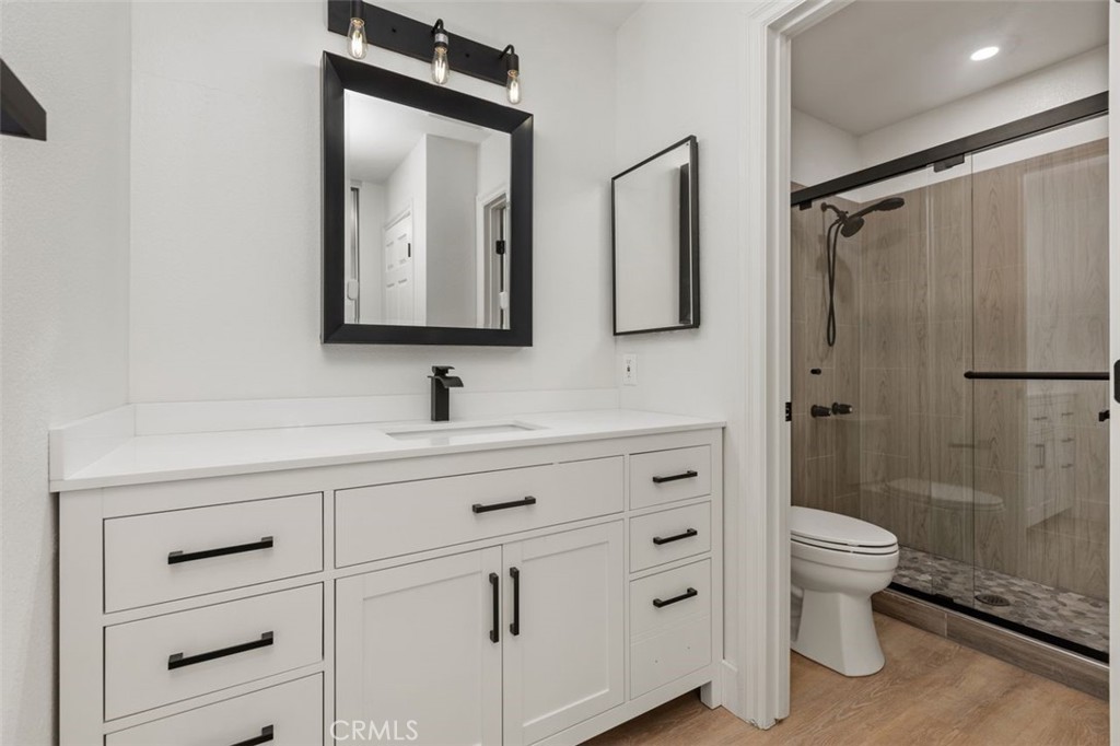 Second Primary bath - 142 Stanford Court 71, Irvine CA 92612 - photo 21