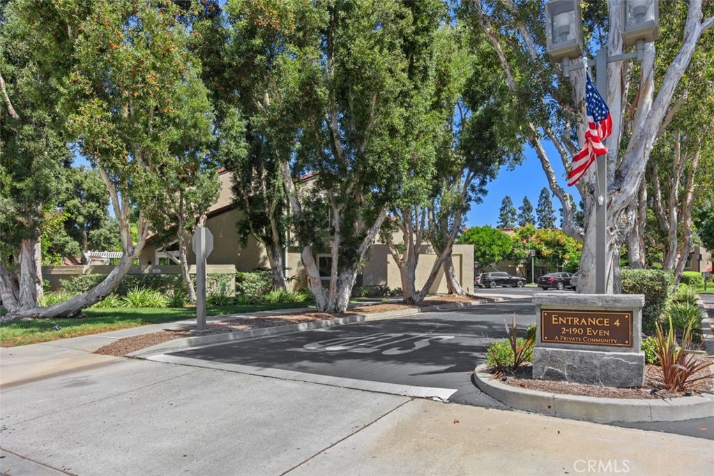 Front View - 142 Stanford Court 71, Irvine CA 92612 - photo 30