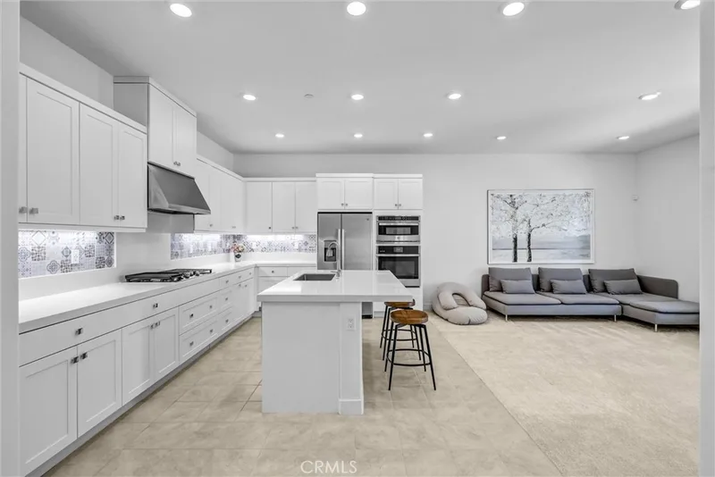 143 Baluster, Irvine, CA 92618
