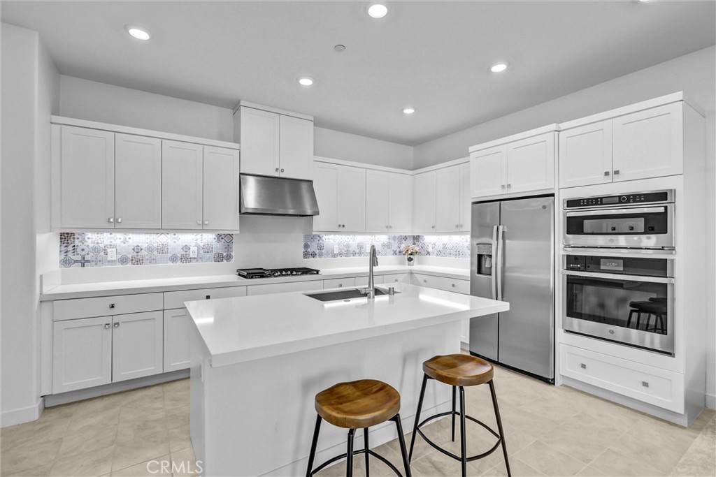 Beautiful gourmet kitchen - 143 Baluster, Irvine CA 92618 - photo 4