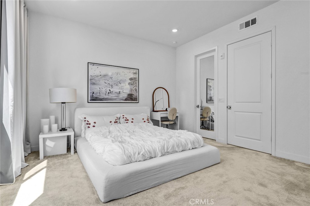 Large bedroom - 143 Baluster, Irvine CA 92618 - photo 14