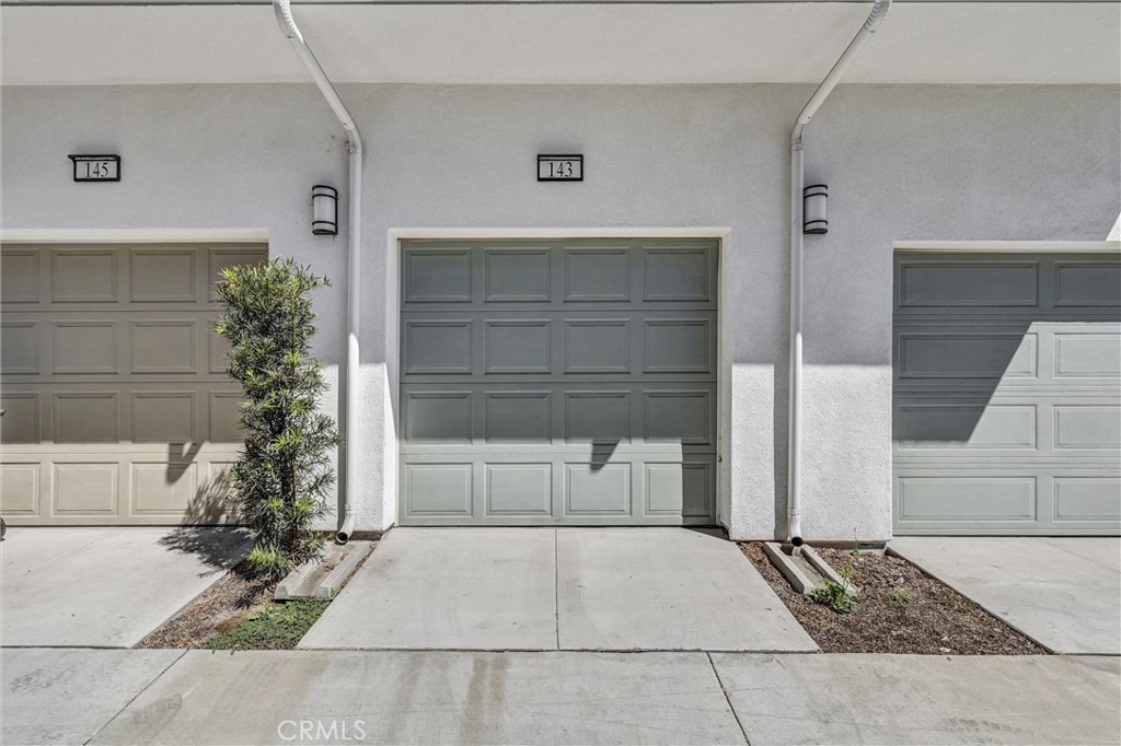 Single car garage - 143 Baluster, Irvine CA 92618 - photo 25